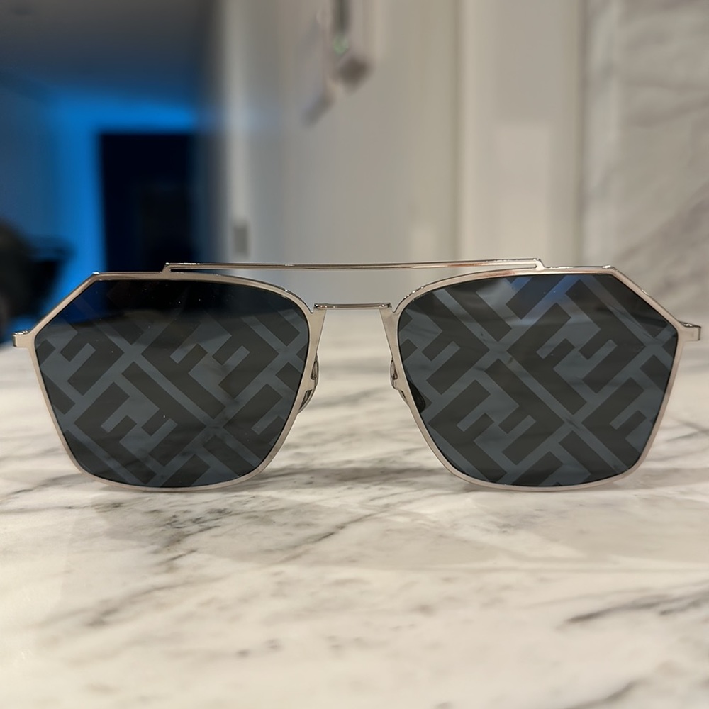 Fendi women’s black silver logo aviator sunglasses FF M0022/S 85LMD